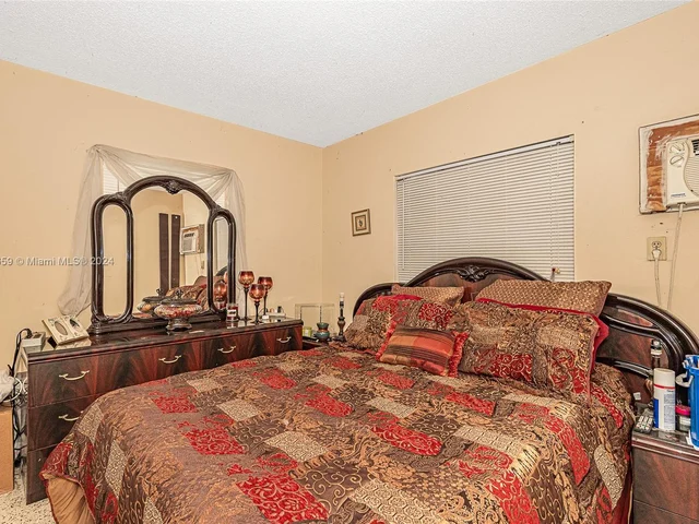 4240 NW 198th St, Miami Gardens FL 33055