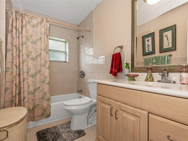 4240 NW 198th St, Miami Gardens FL 33055