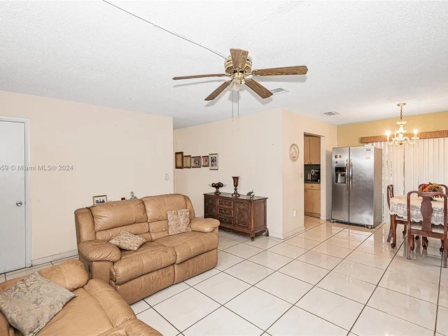 4240 NW 198th St, Miami Gardens FL 33055