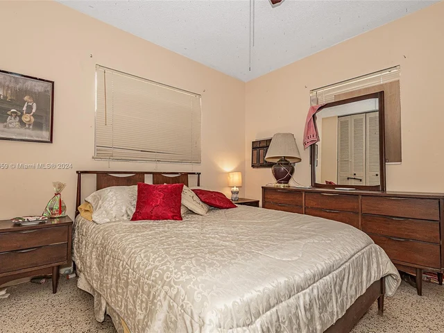 4240 NW 198th St, Miami Gardens FL 33055