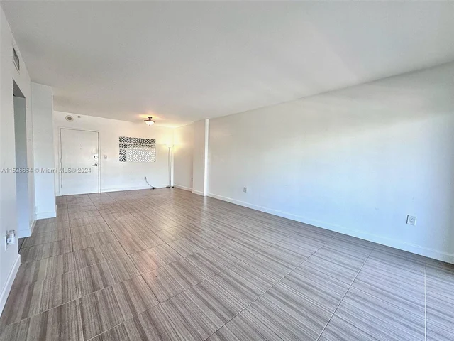 400 Kings Point Dr # 224, Sunny Isles Beach FL 33160