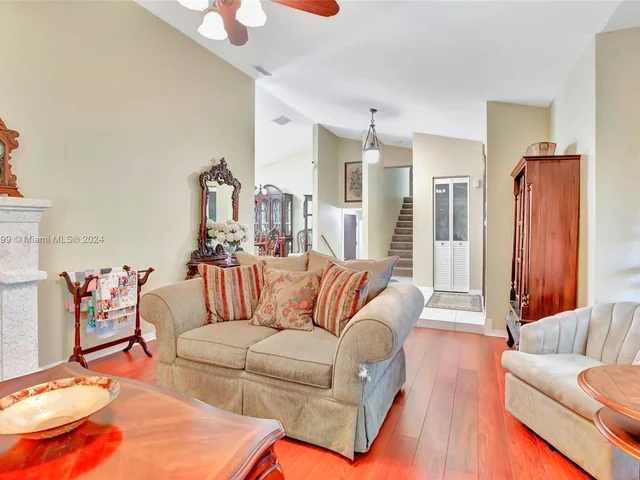 10300 SW 116th Ave, Miami FL 33176