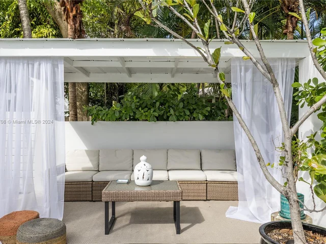 643 NE 69th St, Miami FL 33138