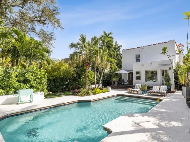 643 NE 69th St, Miami FL 33138