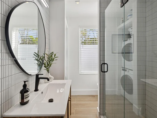 643 NE 69th St, Miami FL 33138