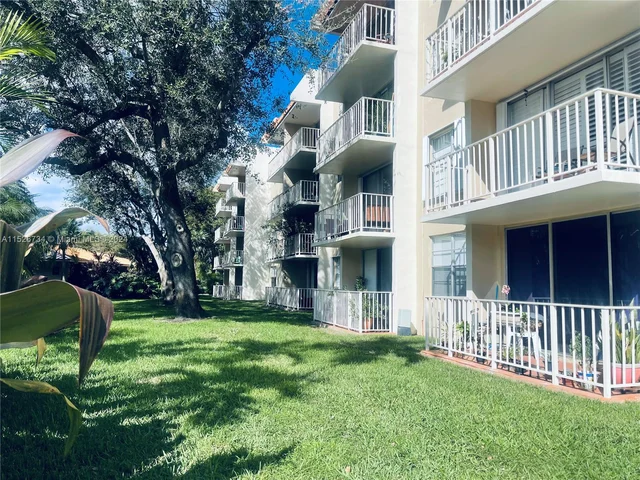 13120 SW 92nd Ave # 221, Miami FL 33176