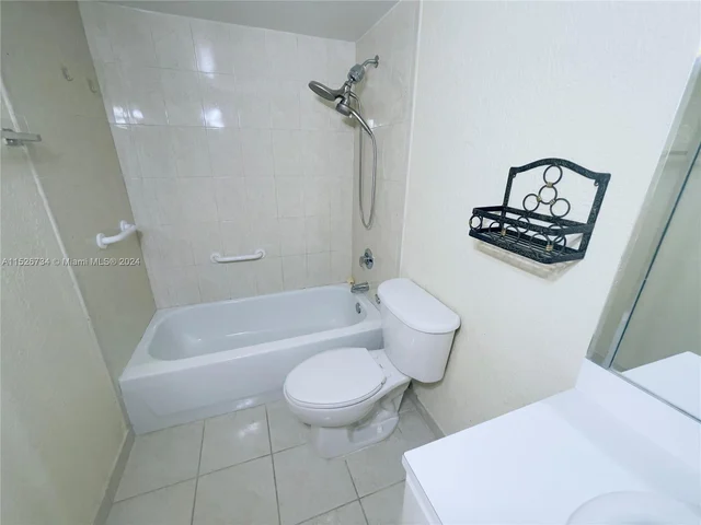 13120 SW 92nd Ave # 221, Miami FL 33176