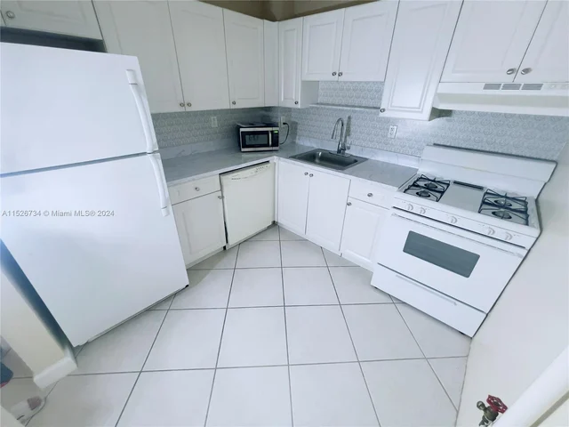 13120 SW 92nd Ave # 221, Miami FL 33176