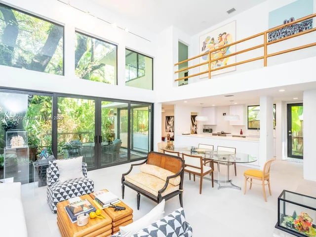 4007 Kumquat Ave, Miami FL 33133