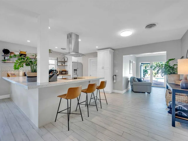 1351 Jackson St, Hollywood FL 33019