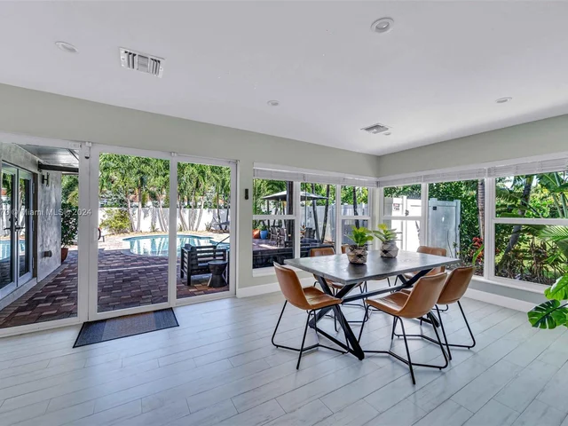 1351 Jackson St, Hollywood FL 33019