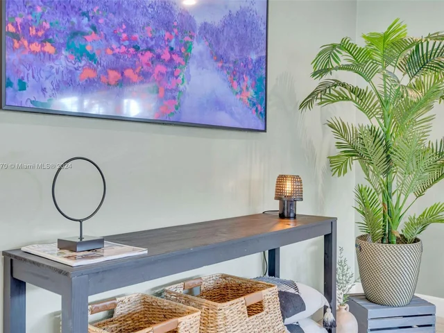 1351 Jackson St, Hollywood FL 33019