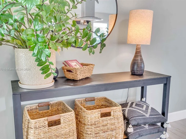 1351 Jackson St, Hollywood FL 33019