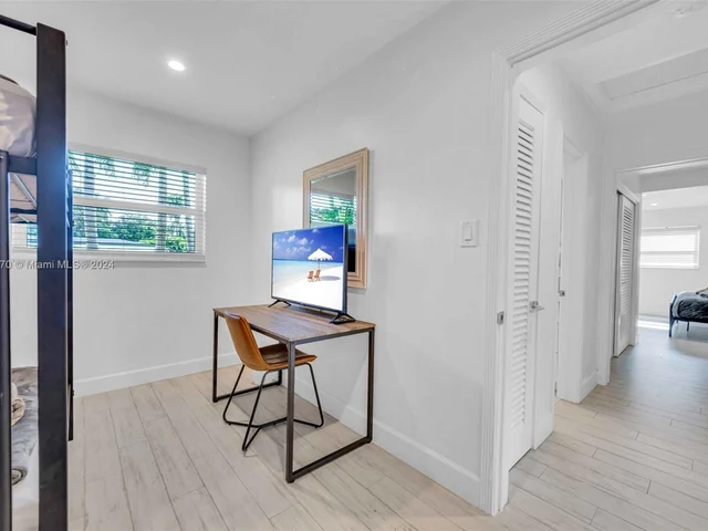 1351 Jackson St, Hollywood FL 33019