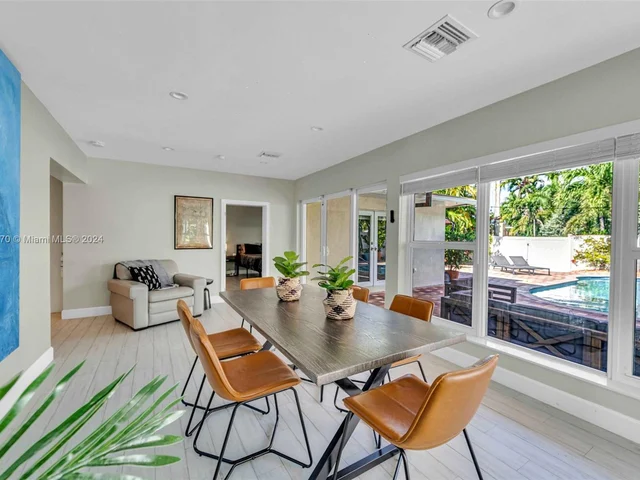 1351 Jackson St, Hollywood FL 33019