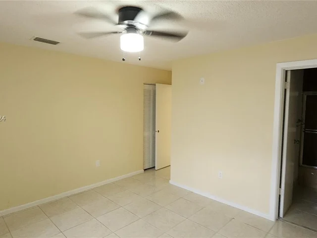 14313 SW 45th Ter # 14313, Miami FL 33175