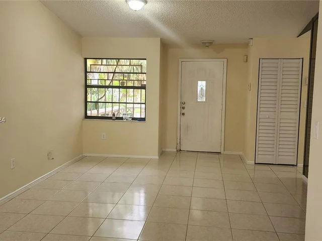 14313 SW 45th Ter # 14313, Miami FL 33175