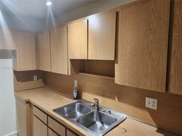 14313 SW 45th Ter # 14313, Miami FL 33175