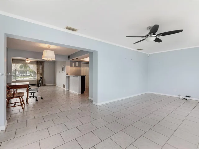 8741 NW 17th Ct, Pembroke Pines FL 33024