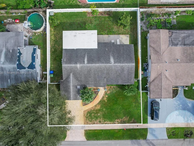 8741 NW 17th Ct, Pembroke Pines FL 33024