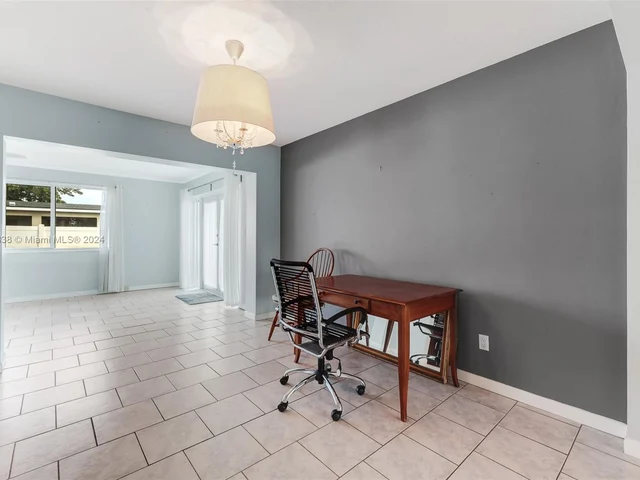 8741 NW 17th Ct, Pembroke Pines FL 33024