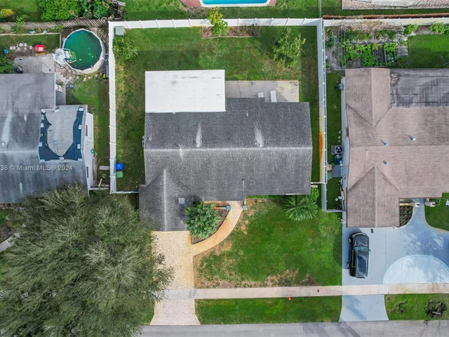 8741 NW 17th Ct, Pembroke Pines FL 33024