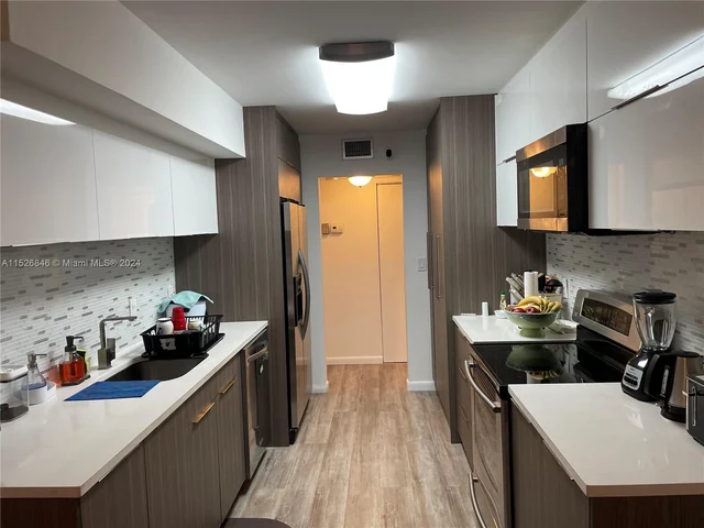 2751 S Ocean Dr # 307N, Hollywood FL 33019