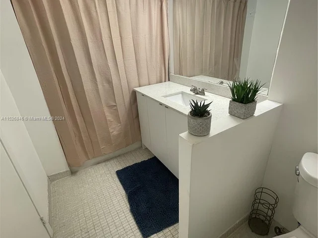 2751 S Ocean Dr # 307N, Hollywood FL 33019