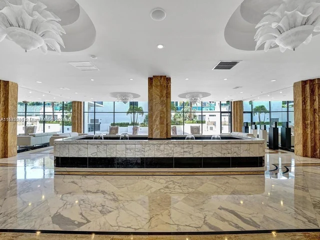 2751 S Ocean Dr # 307N, Hollywood FL 33019