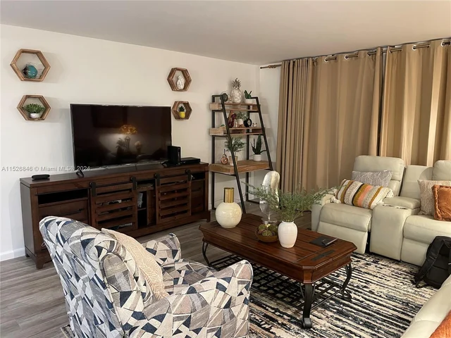 2751 S Ocean Dr # 307N, Hollywood FL 33019