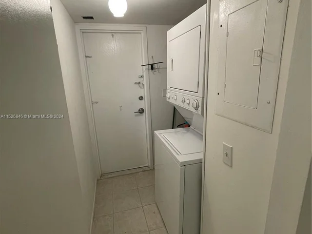 2751 S Ocean Dr # 307N, Hollywood FL 33019