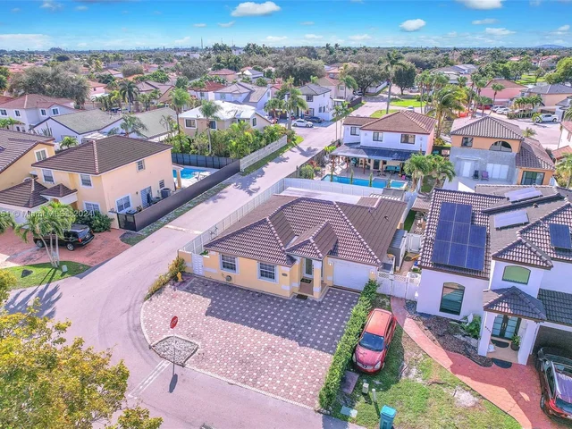 8300 NW 201st St, Hialeah FL 33015