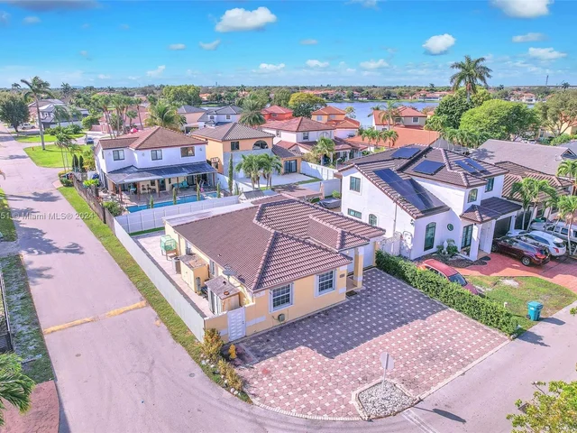 8300 NW 201st St, Hialeah FL 33015