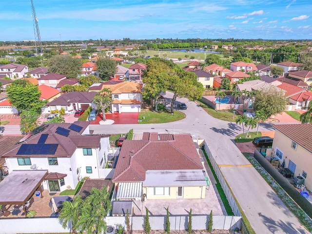 8300 NW 201st St, Hialeah FL 33015