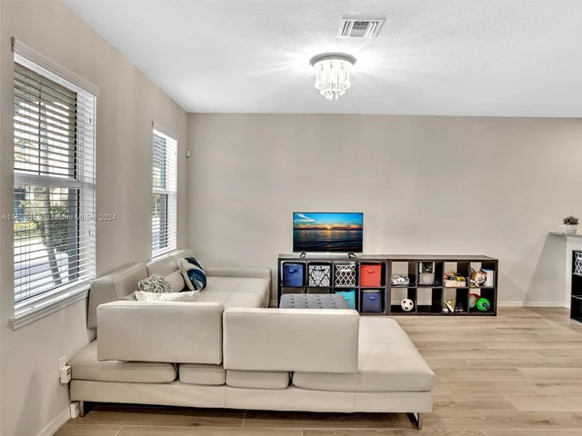 3976 Poinciana Ln # 3976, Hollywood FL 33021