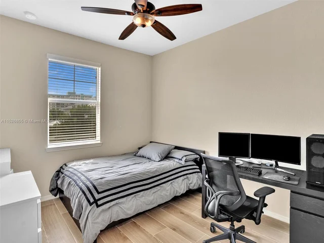 3976 Poinciana Ln # 3976, Hollywood FL 33021