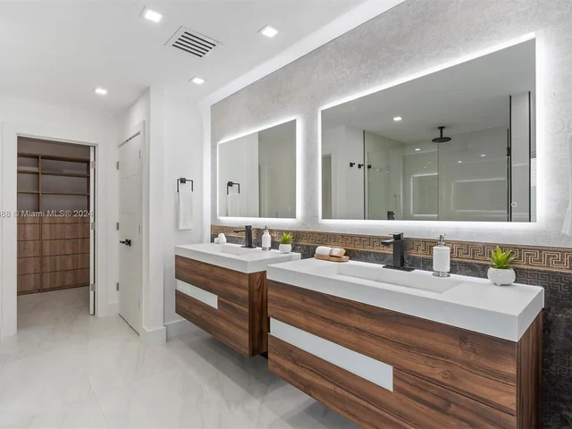 16675 Sweet Bay Dr, Delray Beach FL 33445