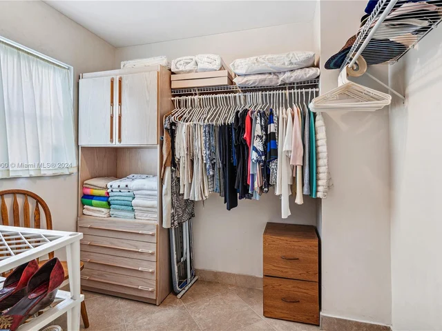 3800 Oaks Clubhouse Dr # 307, Pompano Beach FL 33069