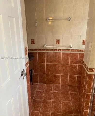 1260 NE 135th St, North Miami FL 33161