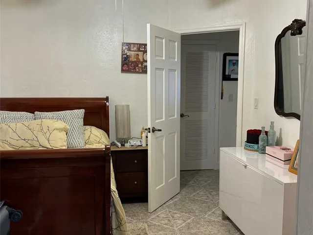 1260 NE 135th St, North Miami FL 33161