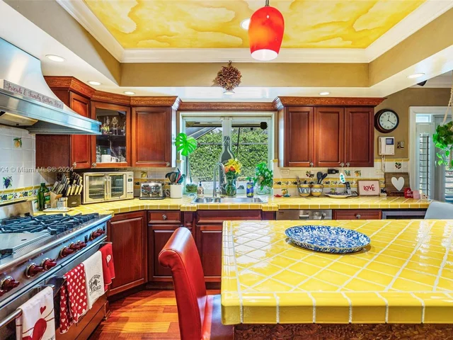 7435 SW 164th St, Palmetto Bay FL 33157