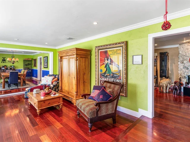 7435 SW 164th St, Palmetto Bay FL 33157