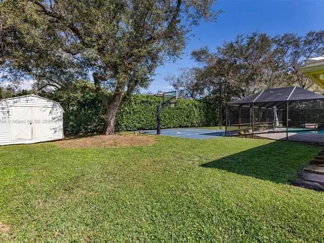 7435 SW 164th St, Palmetto Bay FL 33157