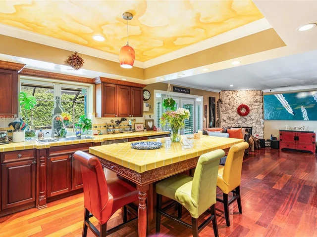 7435 SW 164th St, Palmetto Bay FL 33157