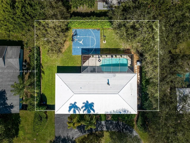 7435 SW 164th St, Palmetto Bay FL 33157