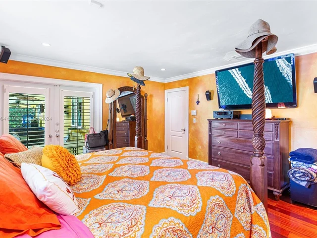 7435 SW 164th St, Palmetto Bay FL 33157