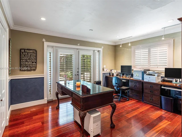 7435 SW 164th St, Palmetto Bay FL 33157