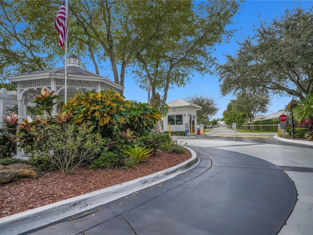 6401 SW 115th Ave, Miami FL 33173