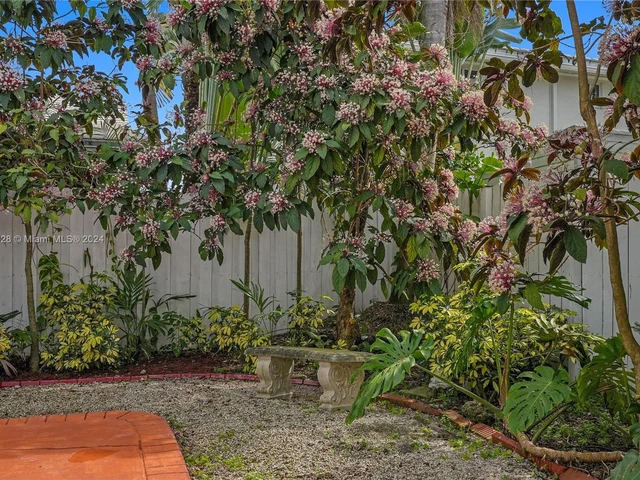 6401 SW 115th Ave, Miami FL 33173