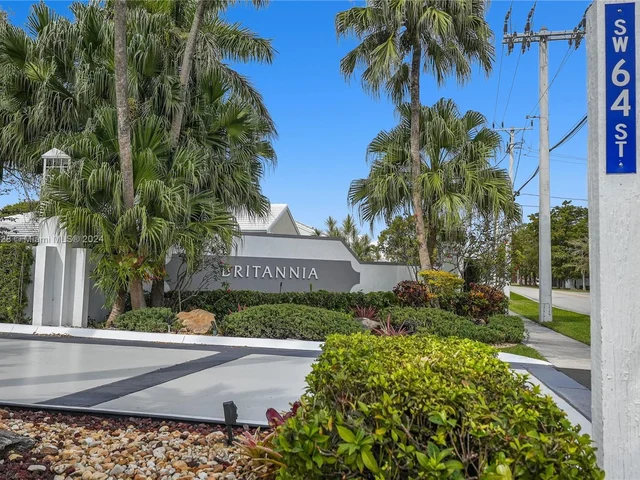 6401 SW 115th Ave, Miami FL 33173